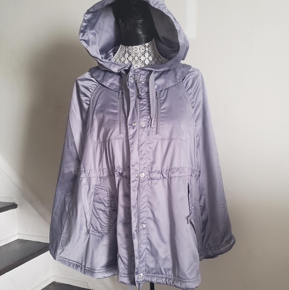 Lululemon wanderful Capelet
